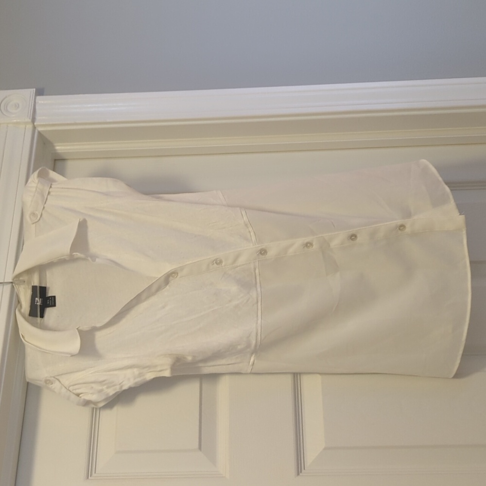 Iz byer cream tank, button cap sleeves, sheer bottom half, xs